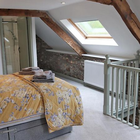 Culmstock Pullman Cottage - The Culm Valley Inn المظهر الخارجي الصورة