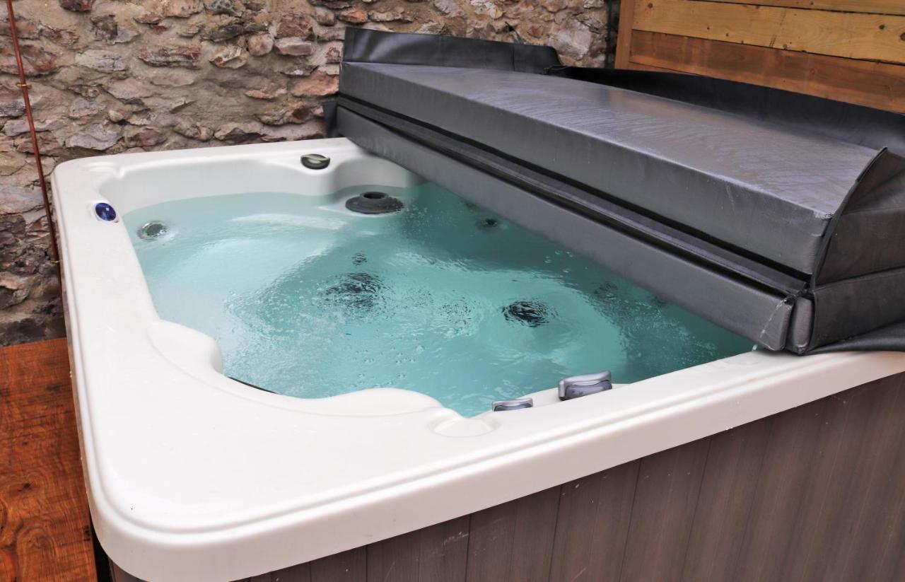 Culmstock Pullman Cottage - The Culm Valley Inn المظهر الخارجي الصورة